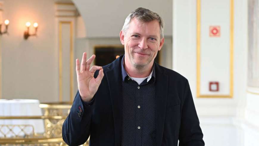 A siket közönség magyar hangja