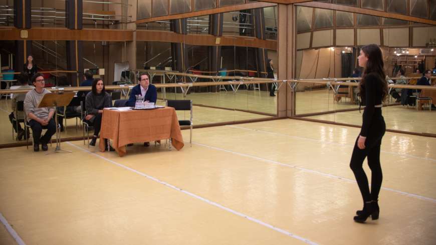 Hegedűs a háztetőn casting