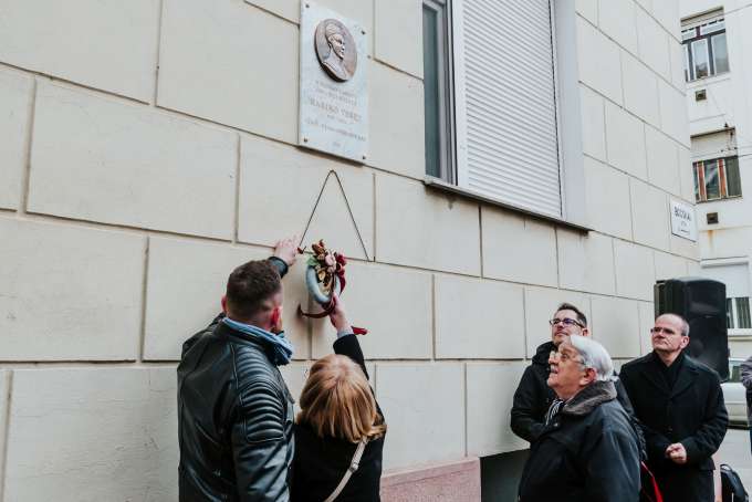 Karikó Teréz emléktábla avatás