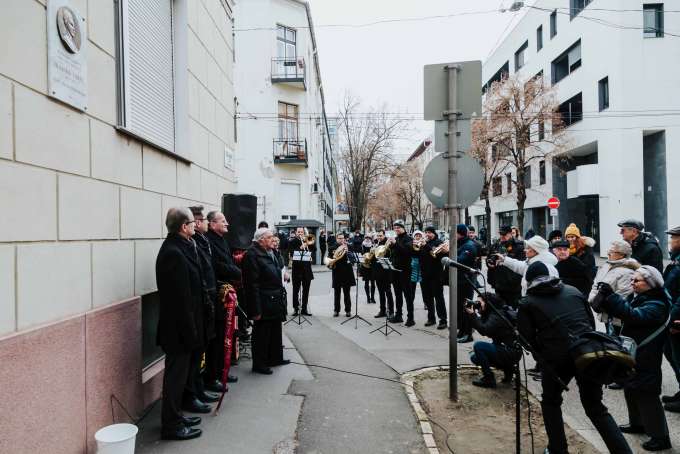 Karikó Teréz emléktábla avatás