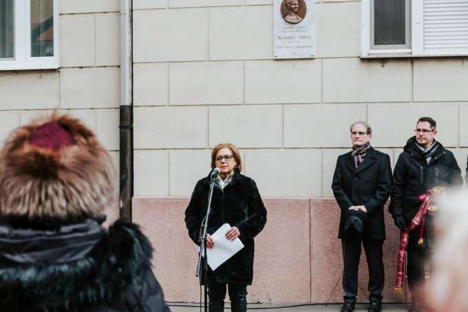 Karikó Teréz emléktábla avatás
