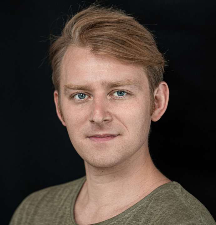Károlyi Krisztián Károlyi Krisztián