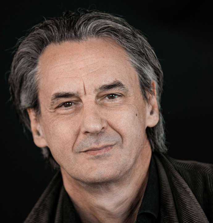 Szegezdi Róbert Szegezdi Róbert